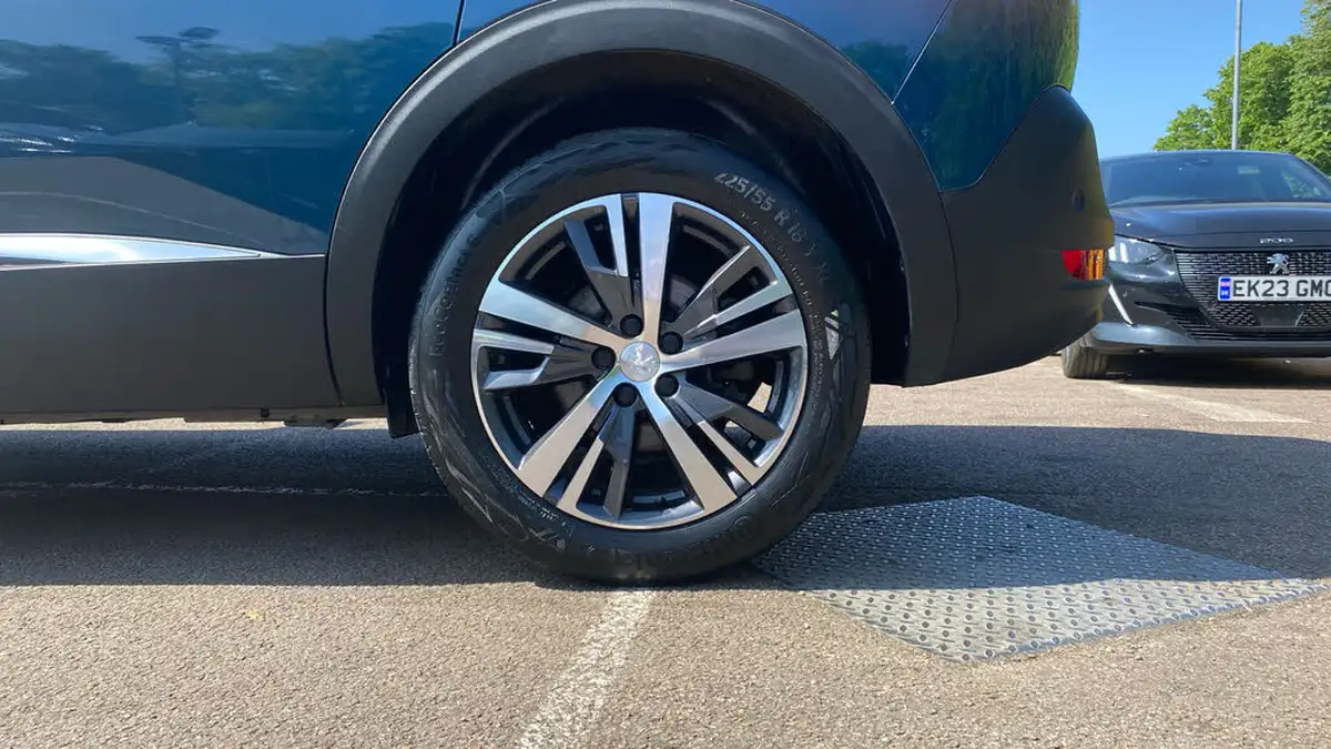 2022-peugeot-5008-suv-15-bluehdi-allure-premium-eat8-big-14