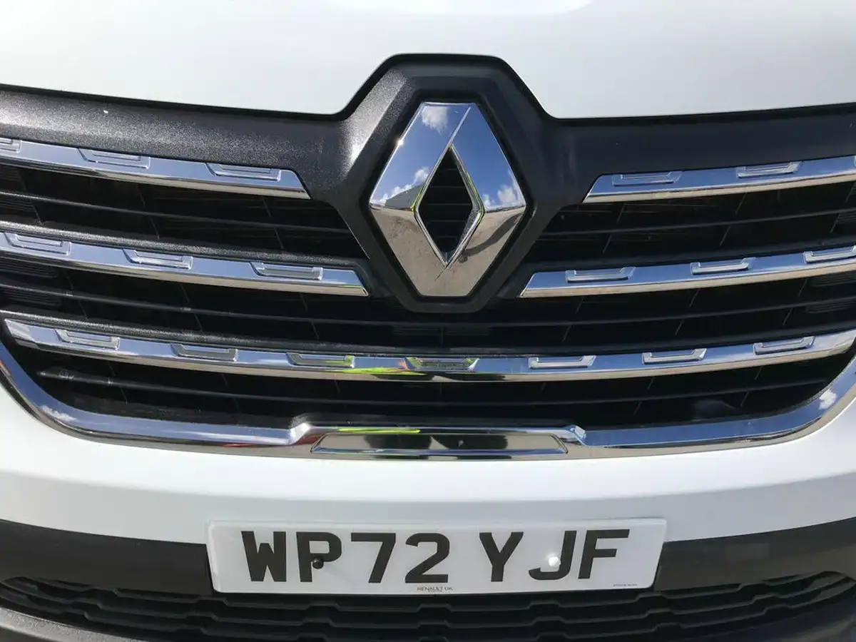 2022-renault-trafic-20dci-sl28-130-business-big-40
