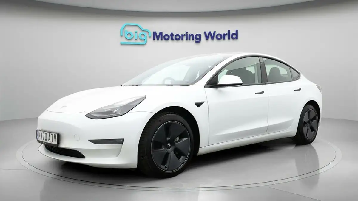 2020-tesla-model-3-e-long-range-big-2