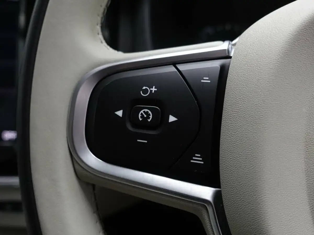 2019-volvo-xc60-20-t5-momentum-awd-big-18