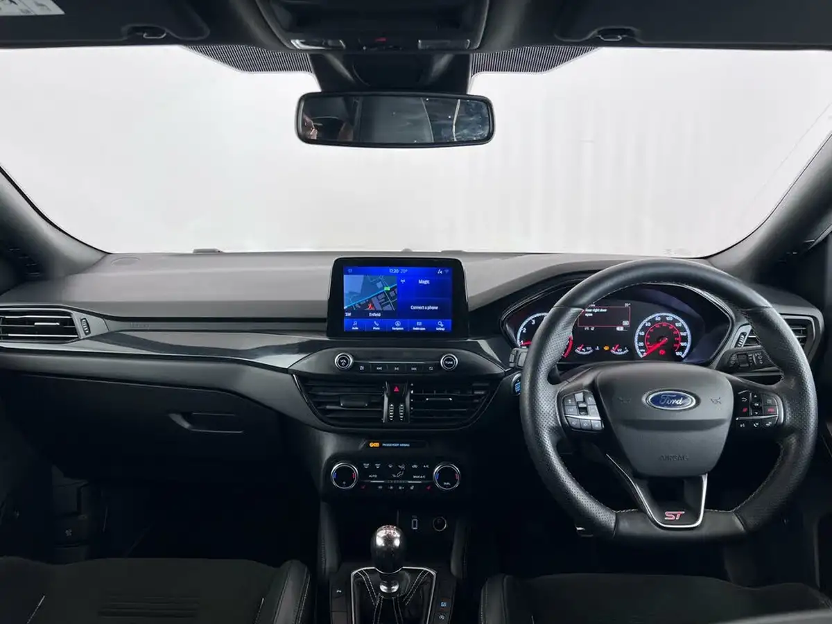 2020-ford-focus-23t-st-hatchback-big-21