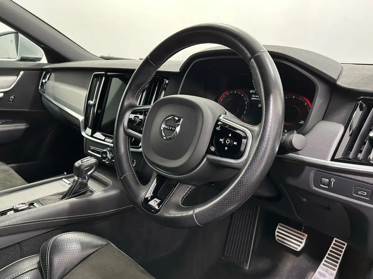 2018-volvo-s90-20td-d5-r-design-awd-big-9