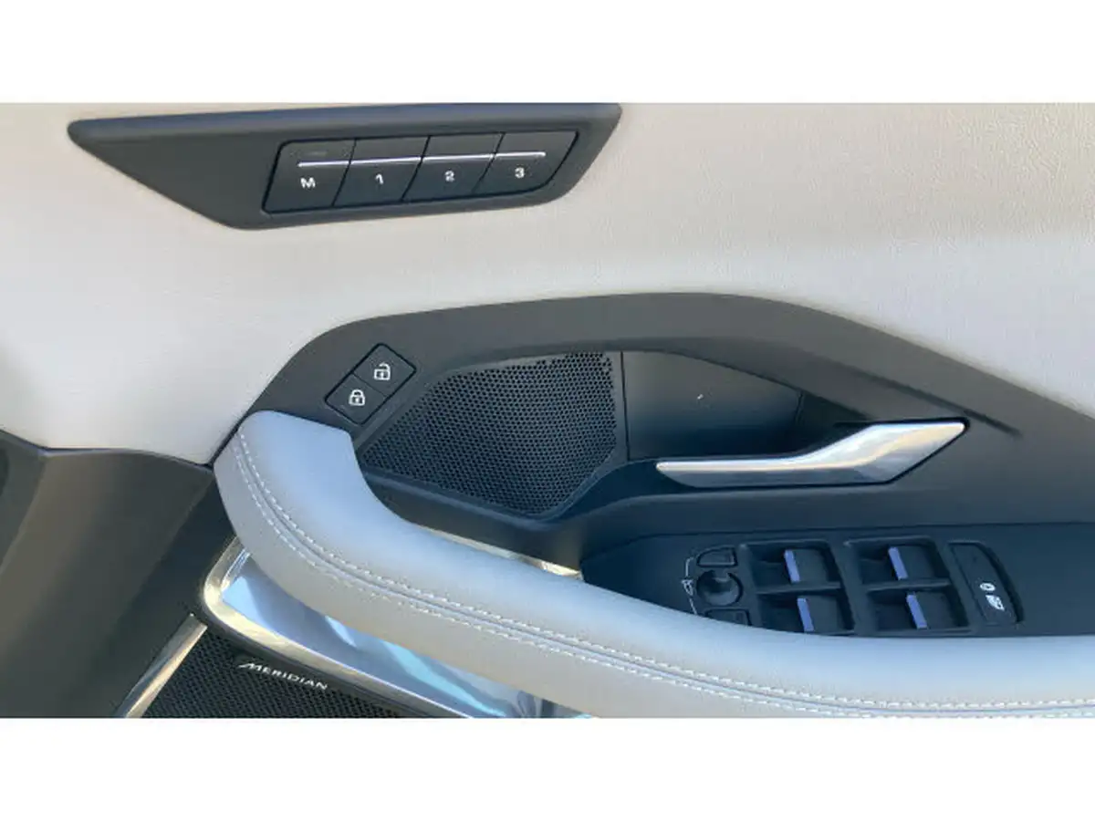 2024-jaguar-e-pace-20-d200-r-dynamic-se-black-big-44