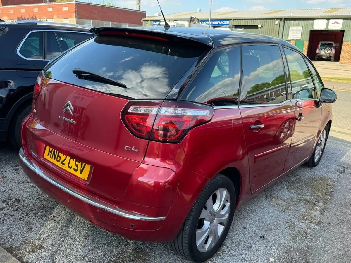 2012-citroen-c4-picasso-16e-hdi-platinum-big-4