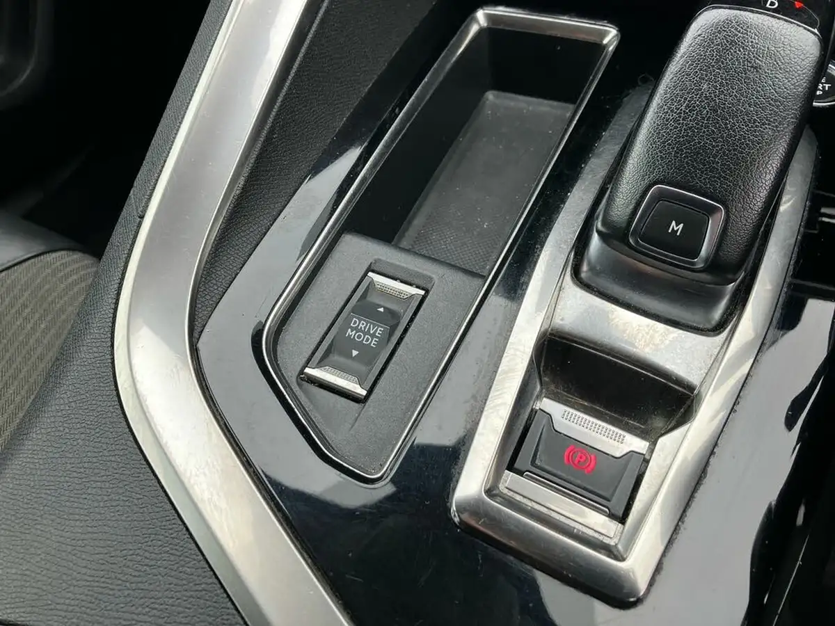 2022-peugeot-5008-suv-12-puretech-allure-eat8-big-56