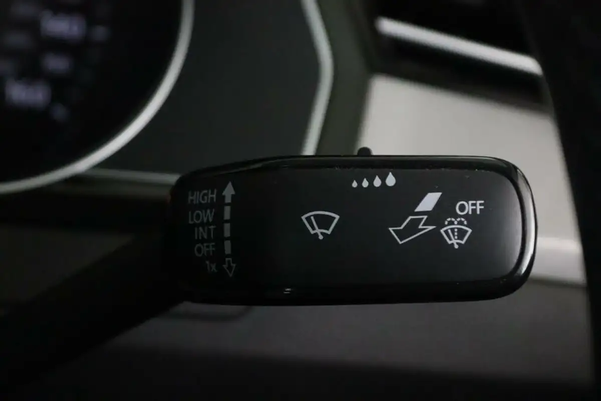 2020-volkswagen-passat-20tdi-se-nav-150ps-saloon-4d-dsg-big-22