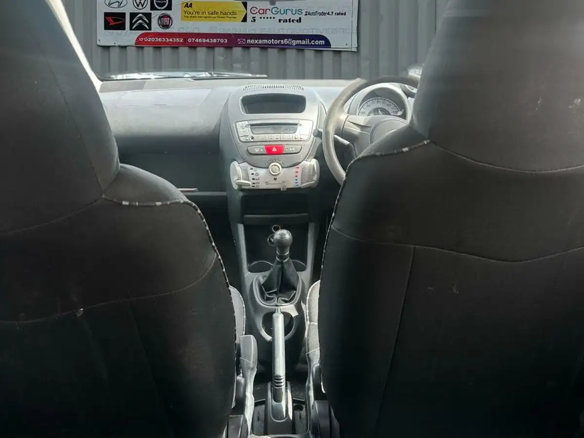 2012-citroen-c1-10-vtr-3d-big-12
