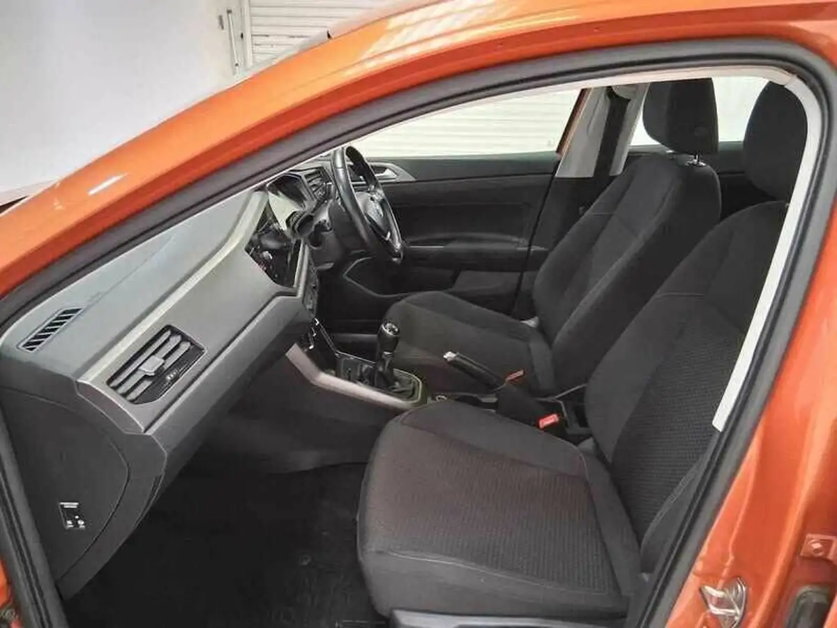 2018-volkswagen-polo-10-se-65ps-big-13