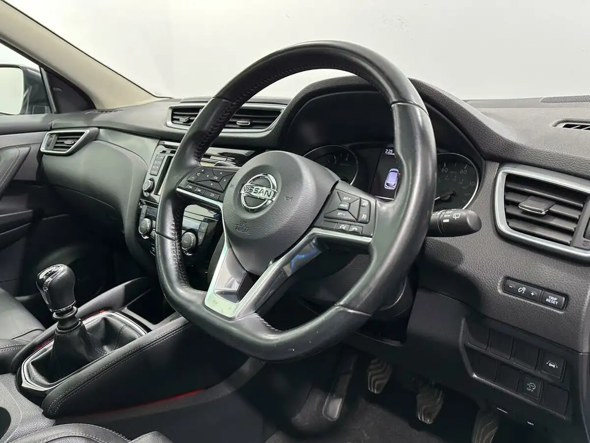 2017-nissan-qashqai-16-dig-t-tekna-big-9