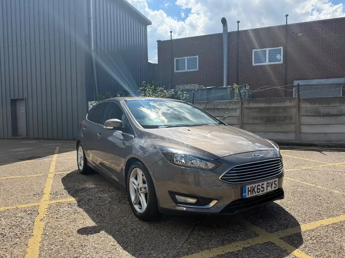2015-ford-focus-10t-titanium-125ps-hatchback-big-0