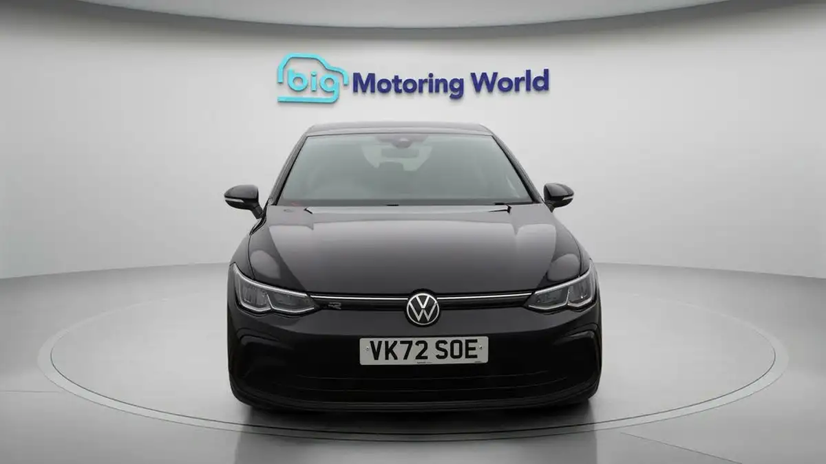 2022-volkswagen-golf-15-tsi-r-line-130ps-hatchback-big-2