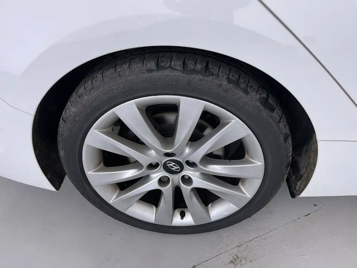 2014-hyundai-i40-17td-premium-136ps-estate-5d-auto-big-22