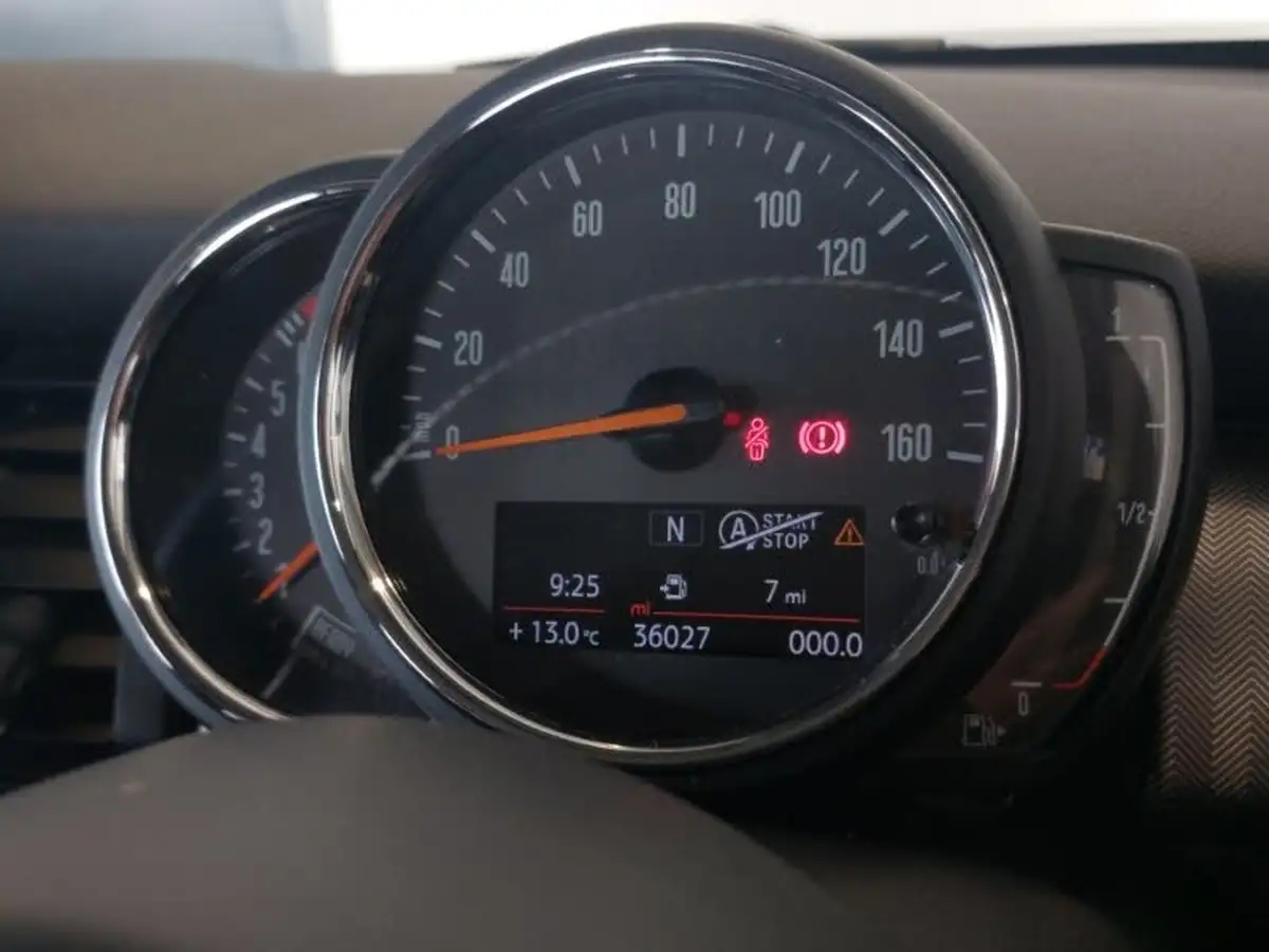 2020-mini-cooper-15-cooper-exclusive-hatchback-3d-big-8