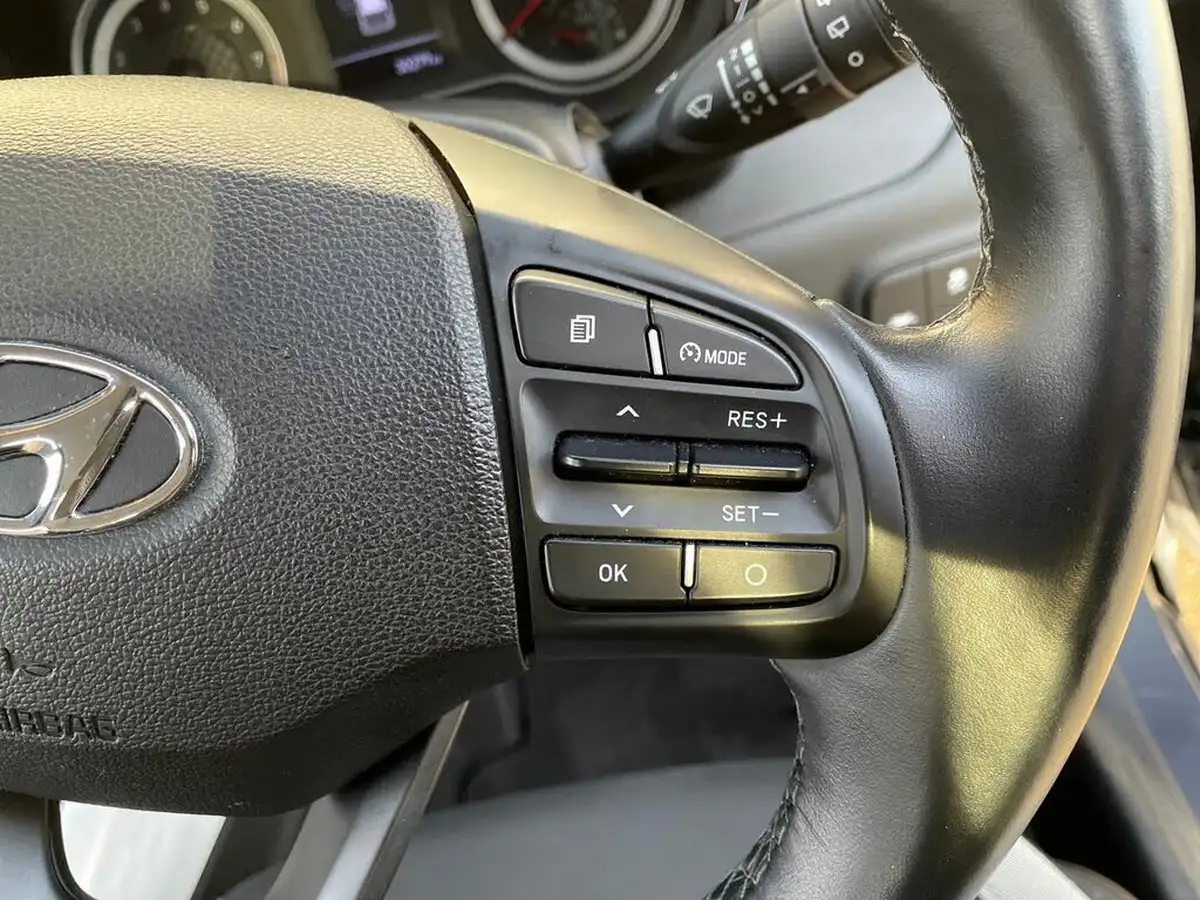 2022-hyundai-i10-10-premium-big-16