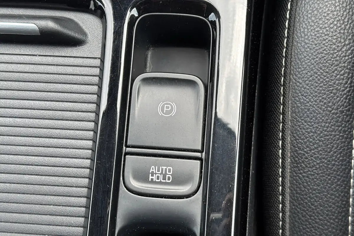 2022-kia-xceed-15-t-gdi-3-big-23