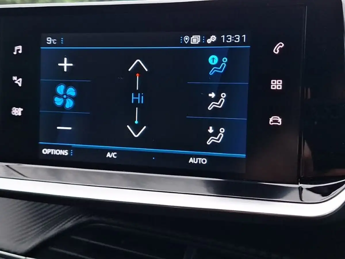2023-peugeot-208-12-puretech-allure-premium-100ps-big-16