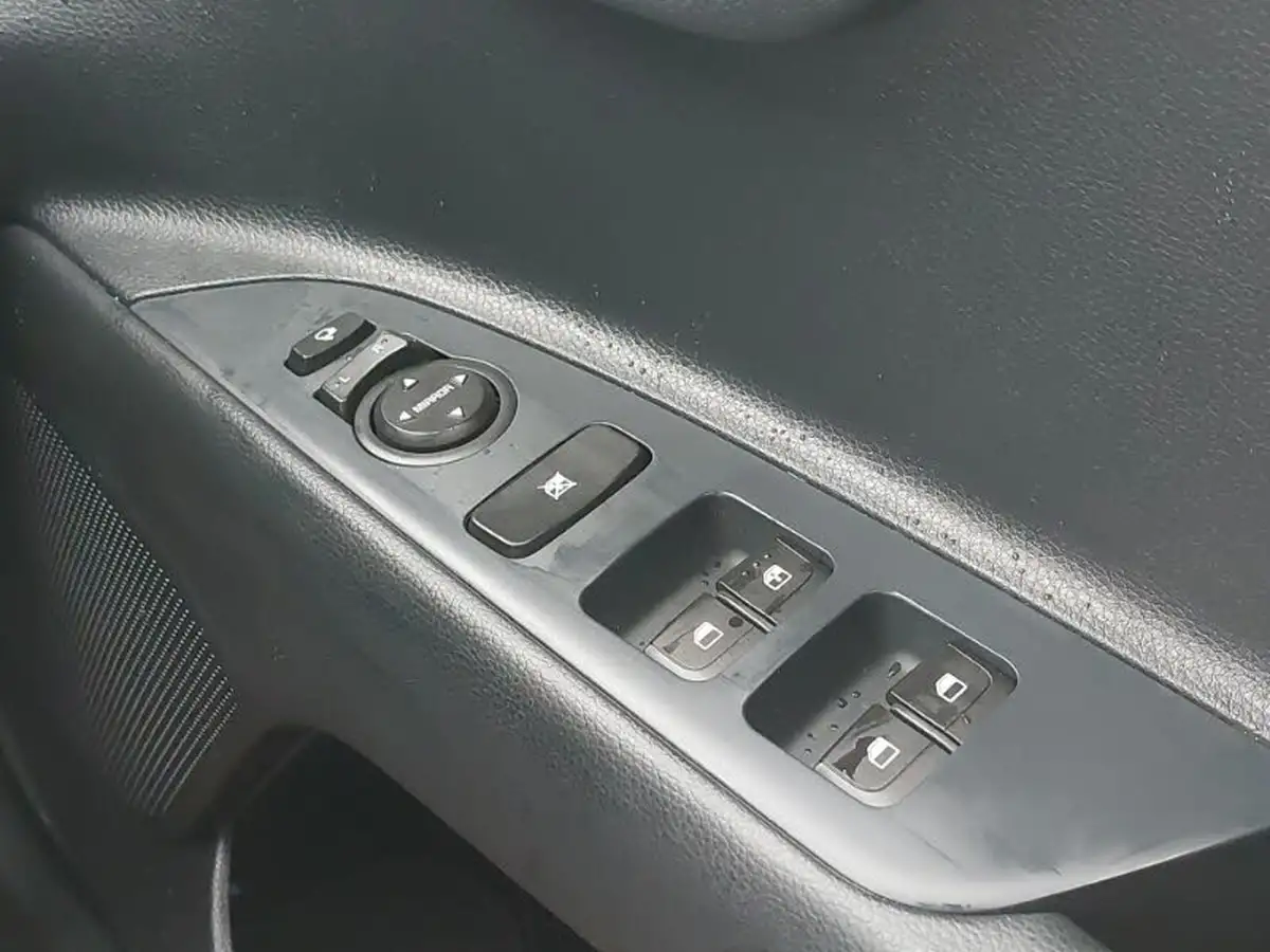 2024-kia-stonic-10-t-gdi-3-98bhp-dct-big-11