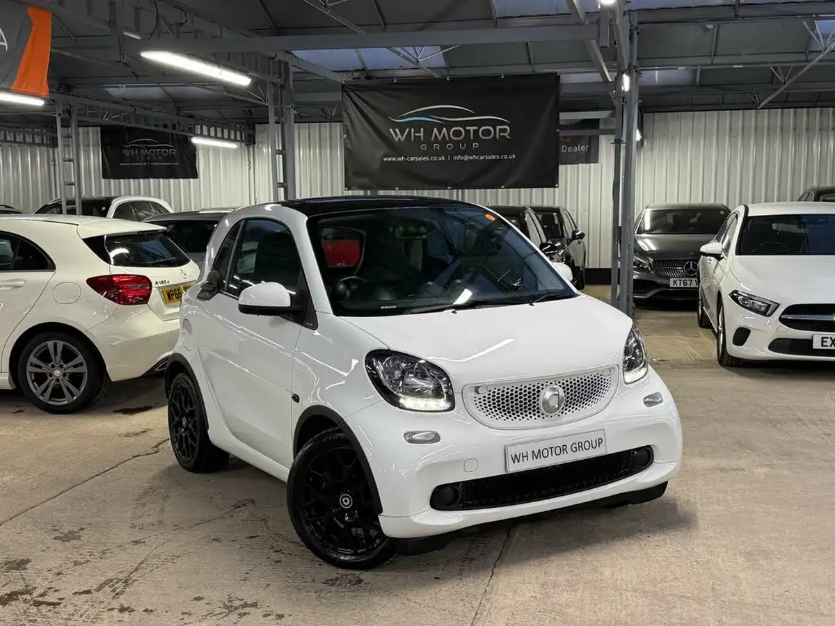 2017-smart-fortwo-09-edition-white-big-36