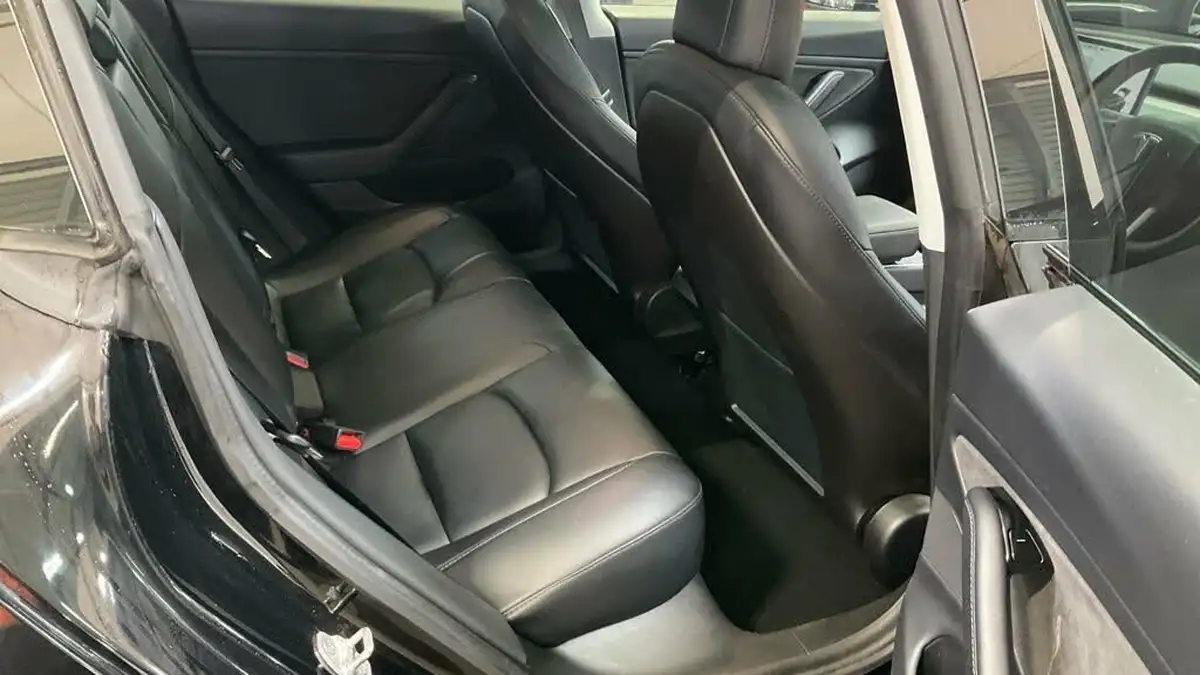 2020-tesla-model-3-e-performance-big-8
