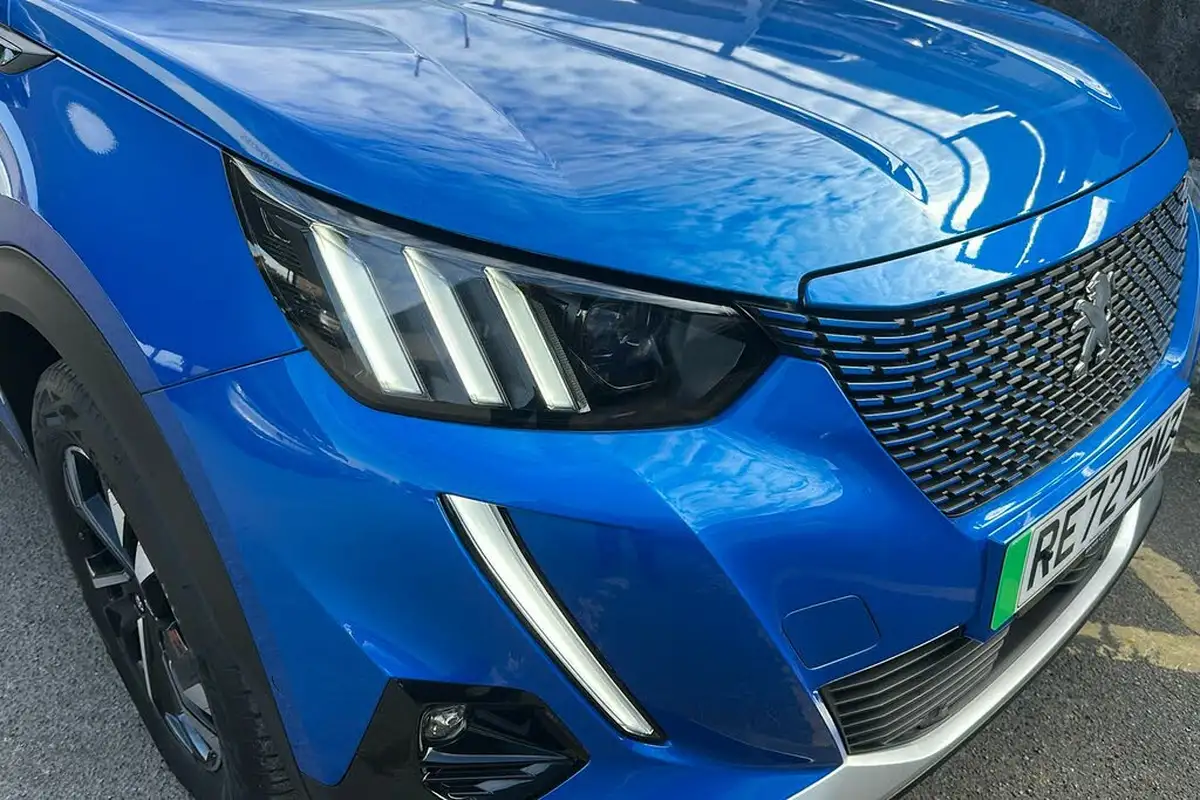 2021-peugeot-2008-suv-e-gt-big-21