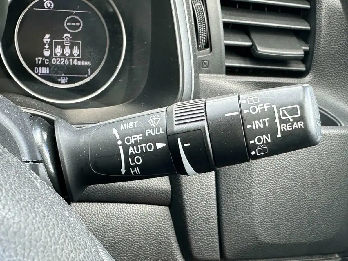 2019-honda-jazz-13-i-vtec-se-cvt-big-62