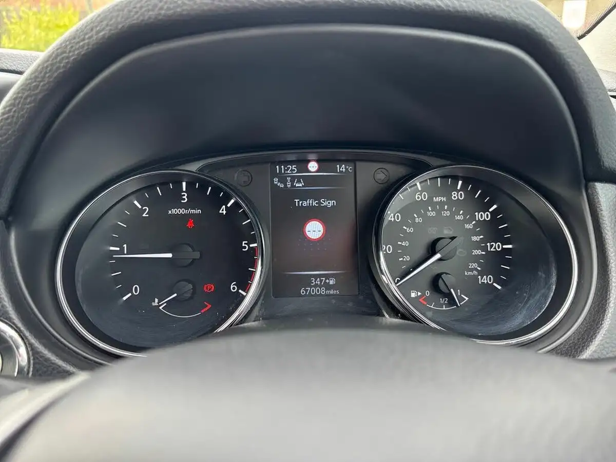 2016-nissan-qashqai-15dci-tekna-big-13