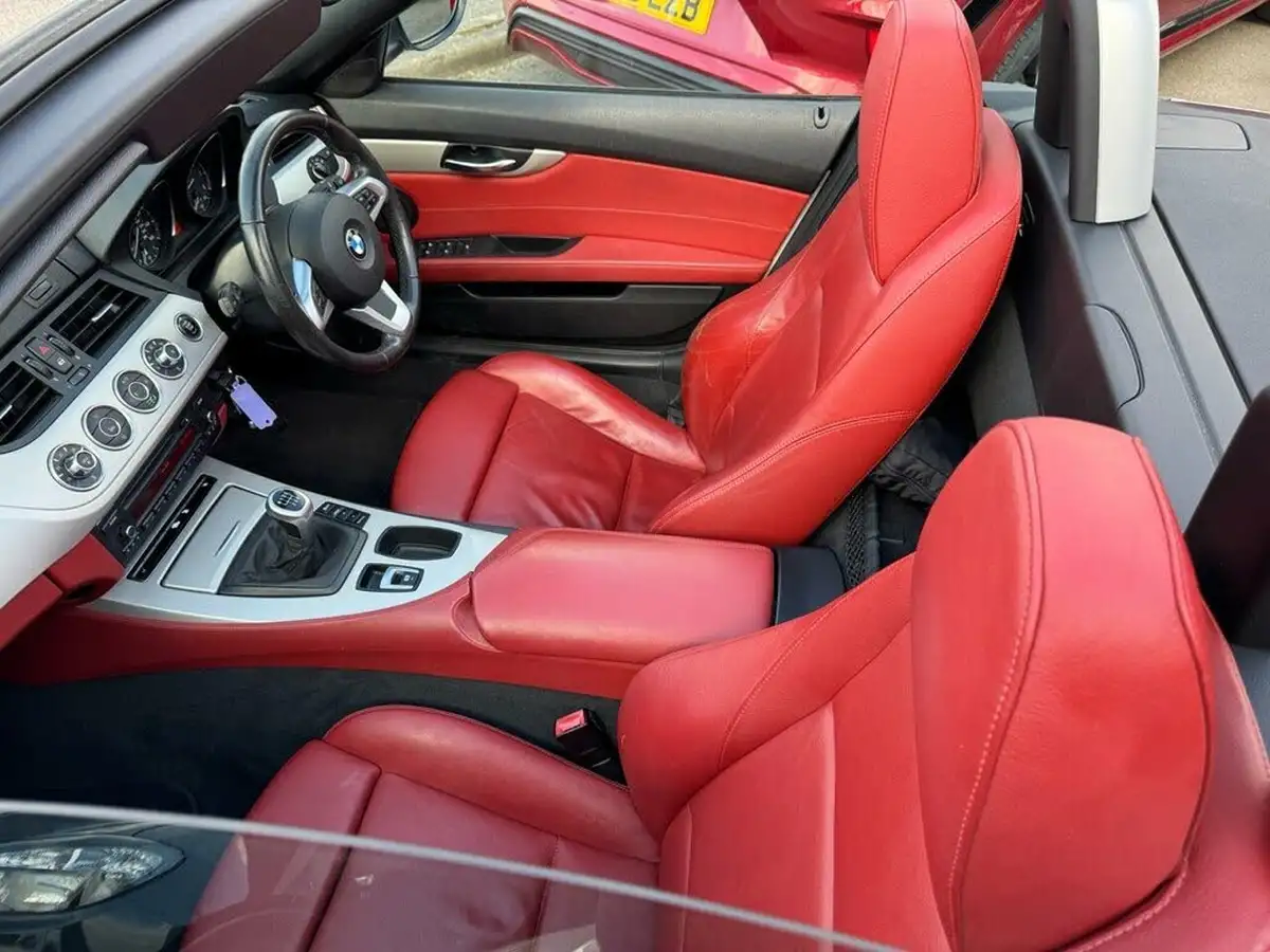2011-bmw-z4-big-12
