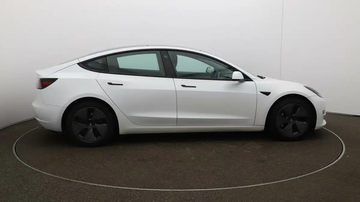 2021-tesla-model-3-e-long-range-awd-big-8
