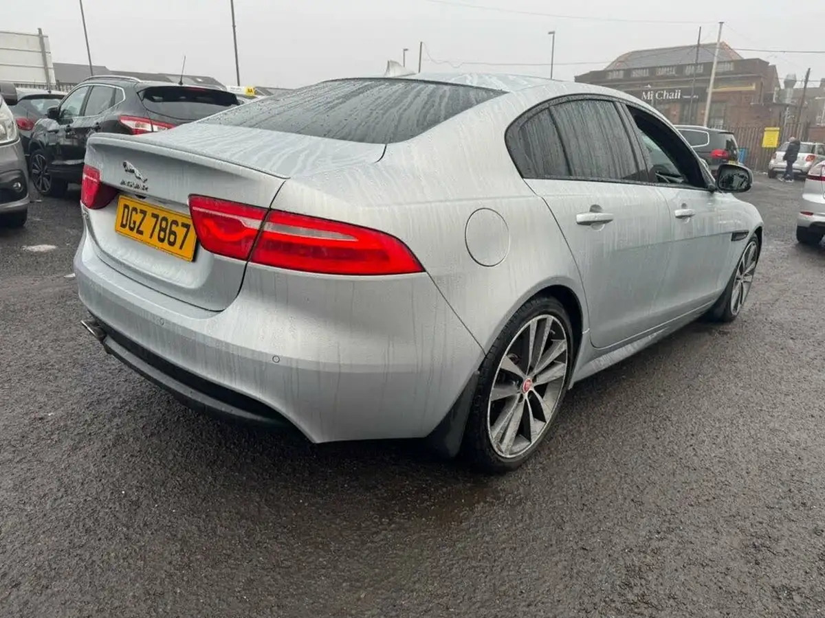 2016-jaguar-xe-20d-portfolio-180ps-auto-big-1