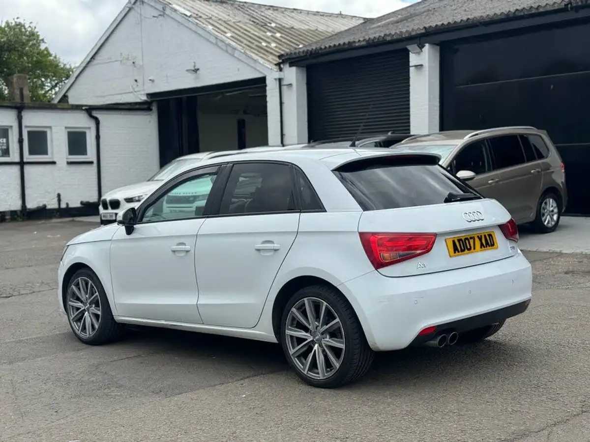 2014-audi-a1-14-140ps-sportback-5d-1395cc-s-tronic-big-4