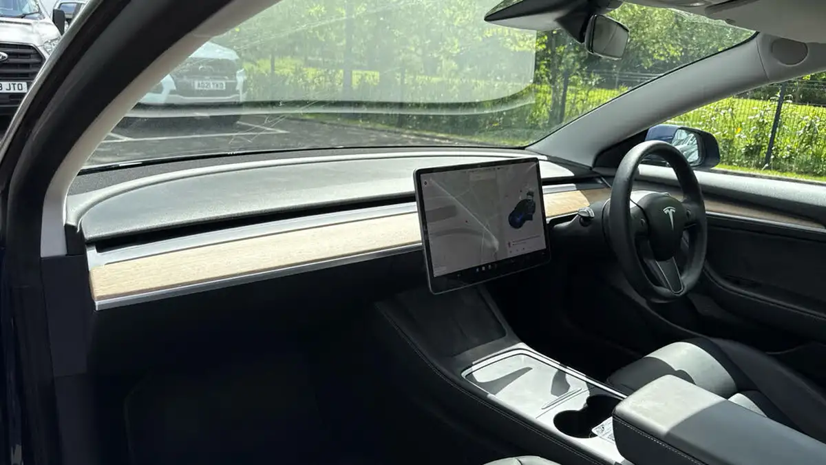 2021-tesla-model-3-e-long-range-awd-big-9