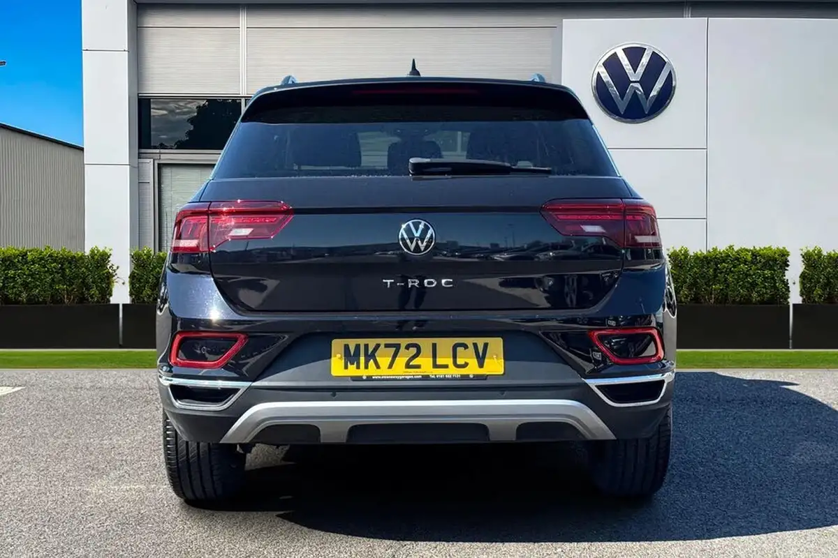 2022-volkswagen-t-roc-10-tsi-style-hatchback-5d-big-3