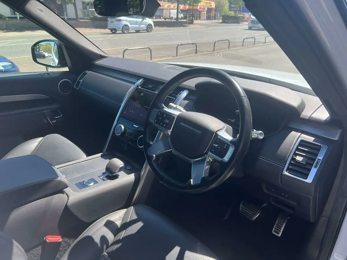 2021-land-rover-discovery-30-d250-r-dynamic-se-250ps-big-10