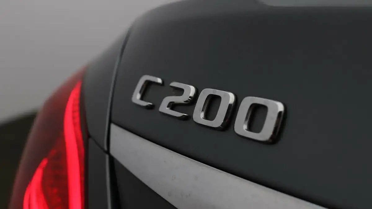 2019-mercedes-benz-c-class-15-c200-amg-line-premiumss-saloon-4d-big-20