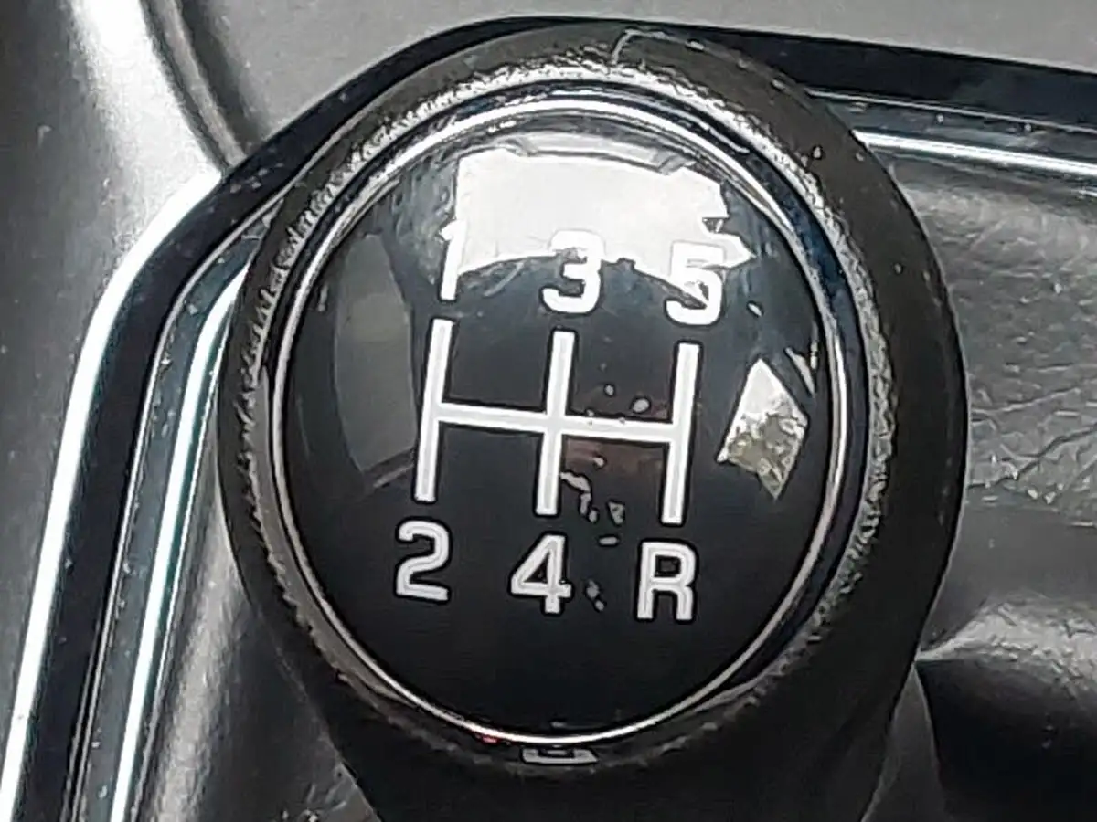 2022-suzuki-ignis-12-dualjet-sz5-big-13