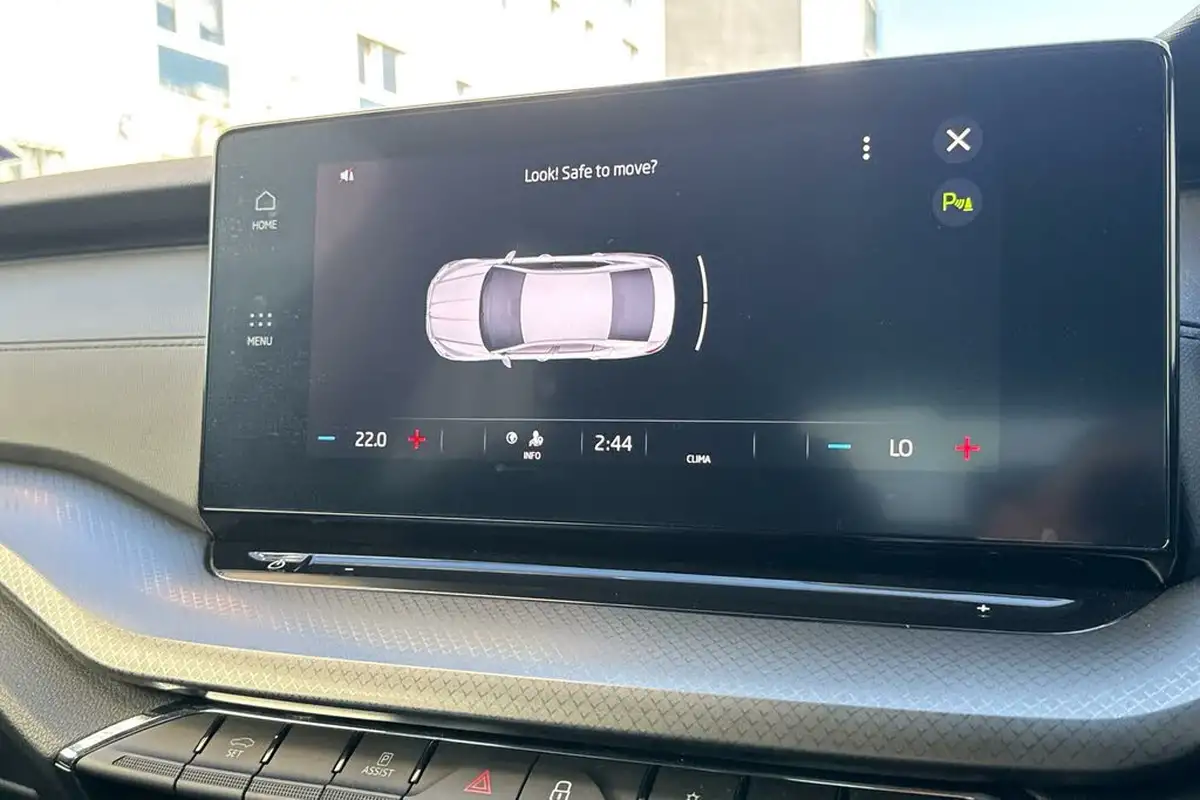 2023-skoda-octavia-10-tsi-se-technology-110ps-hatchback-big-20