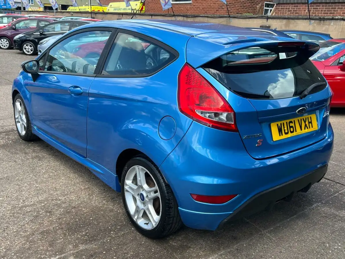 2011-ford-fiesta-16-zetec-s-big-36
