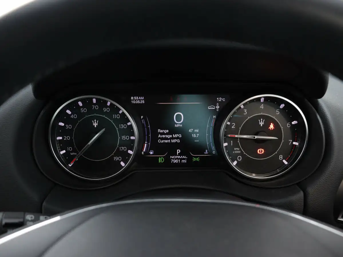 2021-maserati-levante-20-gt-big-12