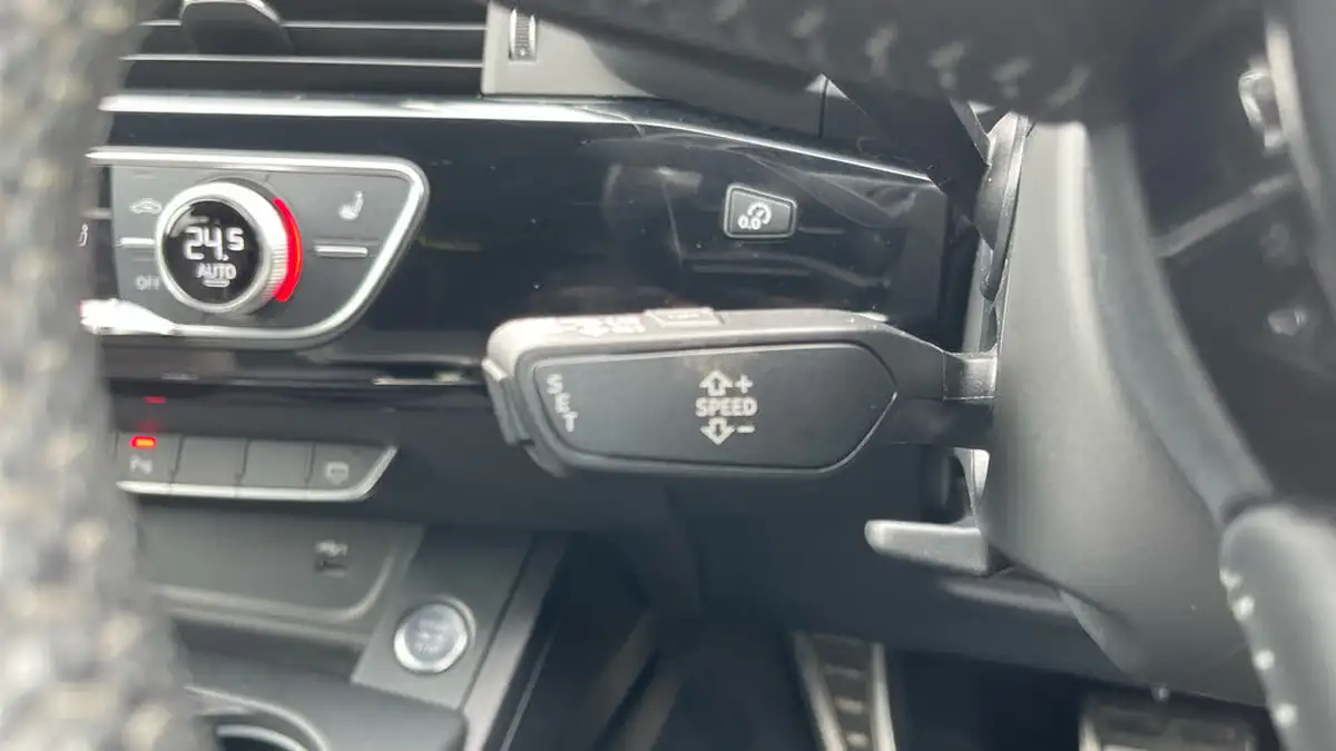 2018-audi-a4-avant-20-tfsi-black-edition-big-29