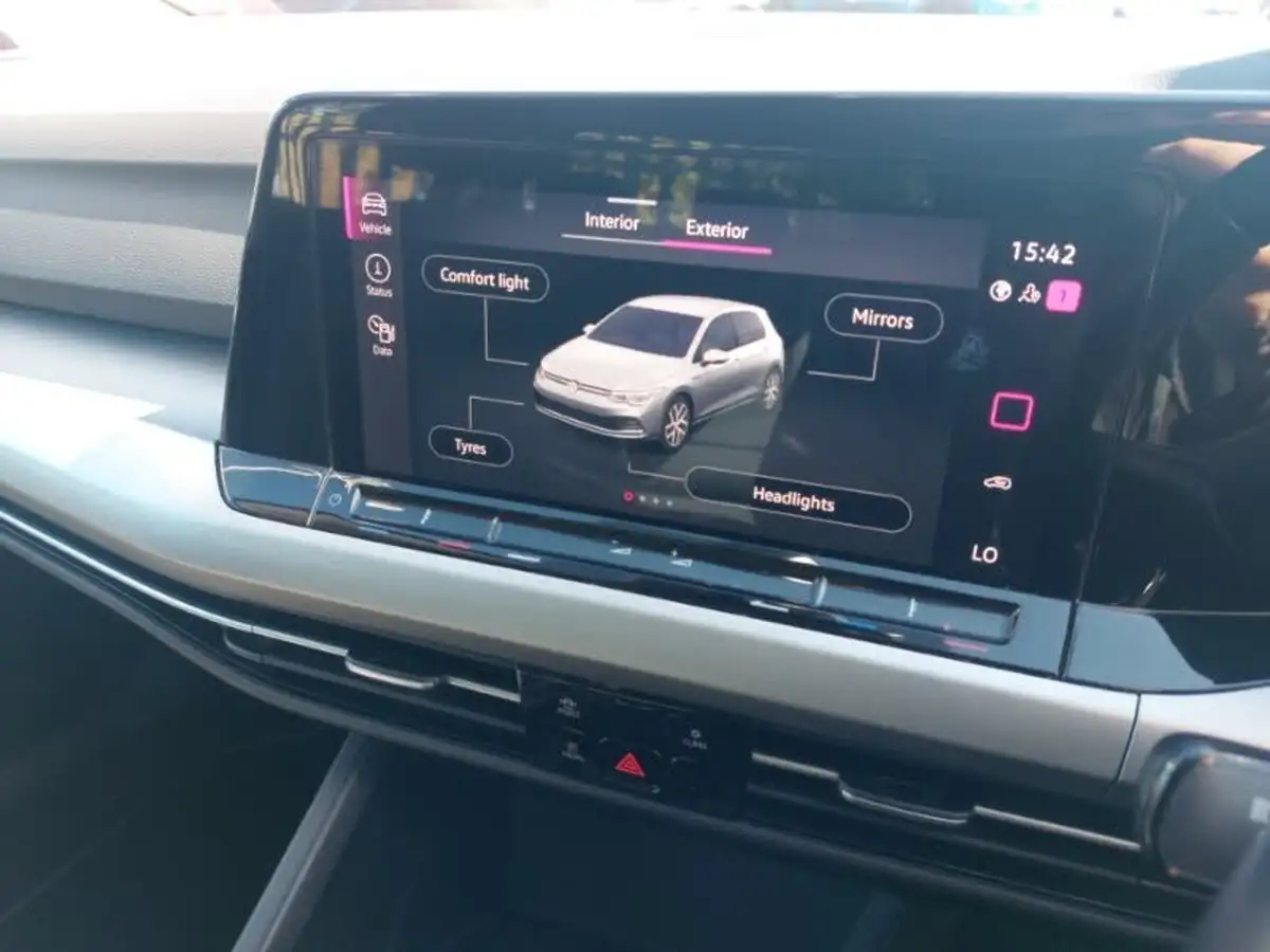 2020-volkswagen-golf-15-tsi-life-130ps-hatchback-big-17