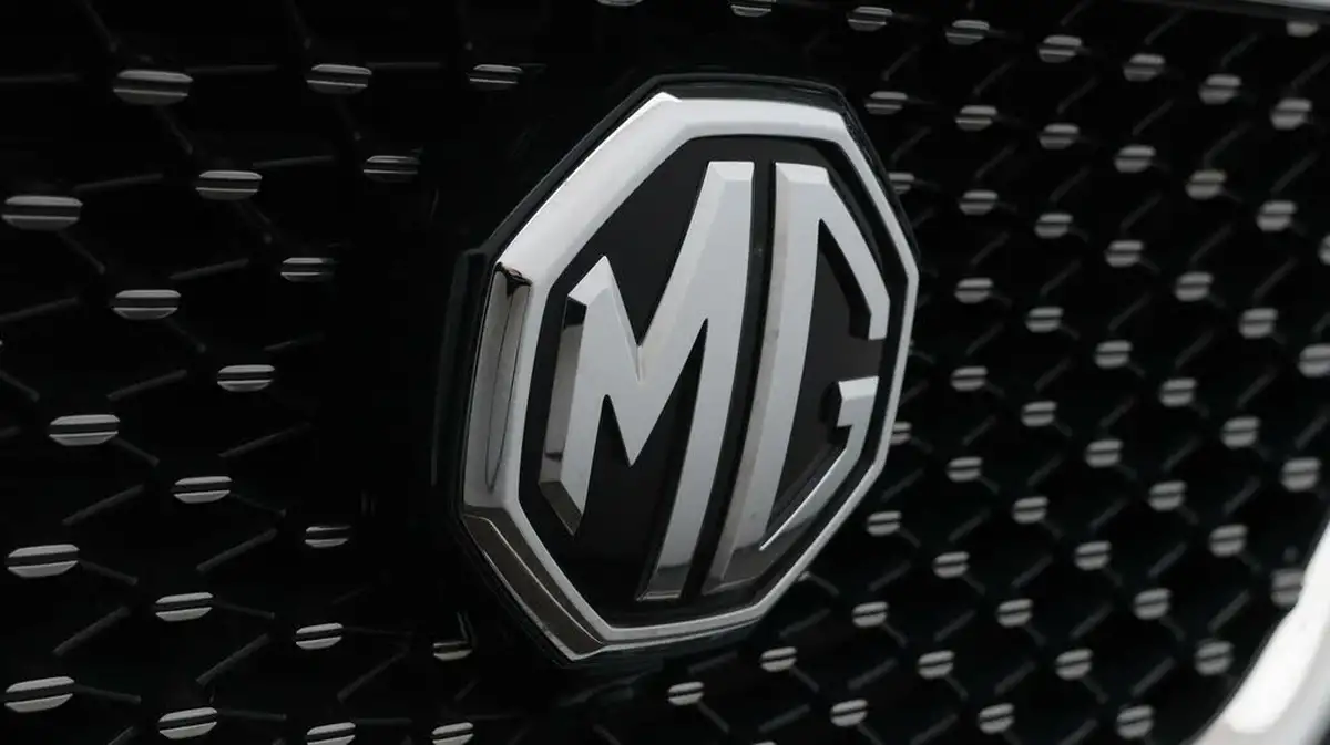 2022-mg-hs-15t-gdi-exclusive-162ps-big-24