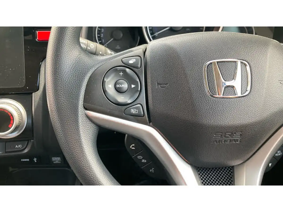 2015-honda-jazz-13-i-vtec-se-big-26
