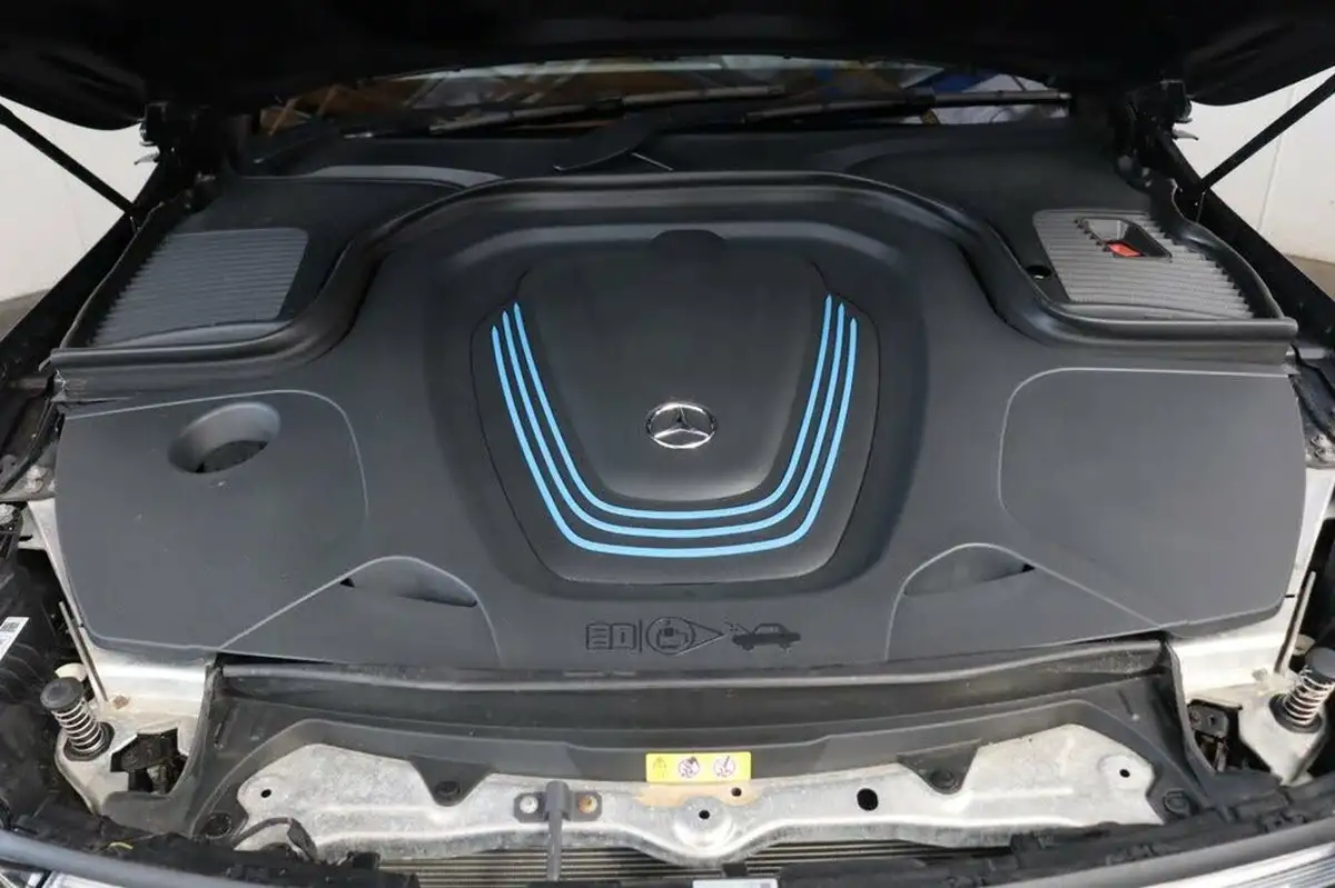 2020-mercedes-benz-eqc-e-eqc-400-amg-line-big-13