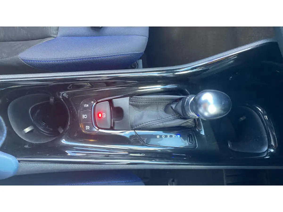 2017-toyota-c-hr-18-vvt-i-dynamic-big-18