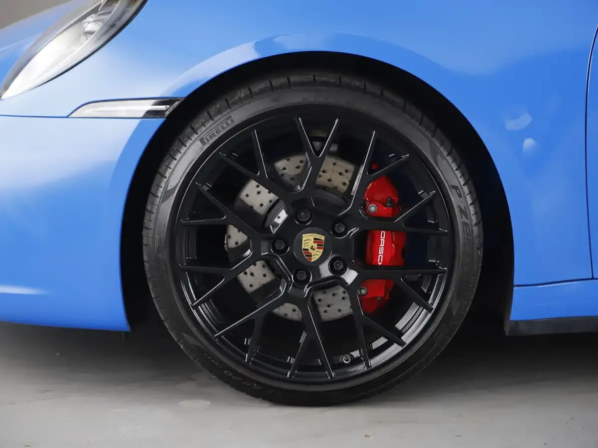 2021-porsche-911-30-targa-4s-big-3
