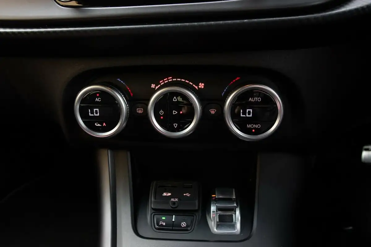 2016-alfa-romeo-giulietta-14-tb-multiair-speciale-big-29