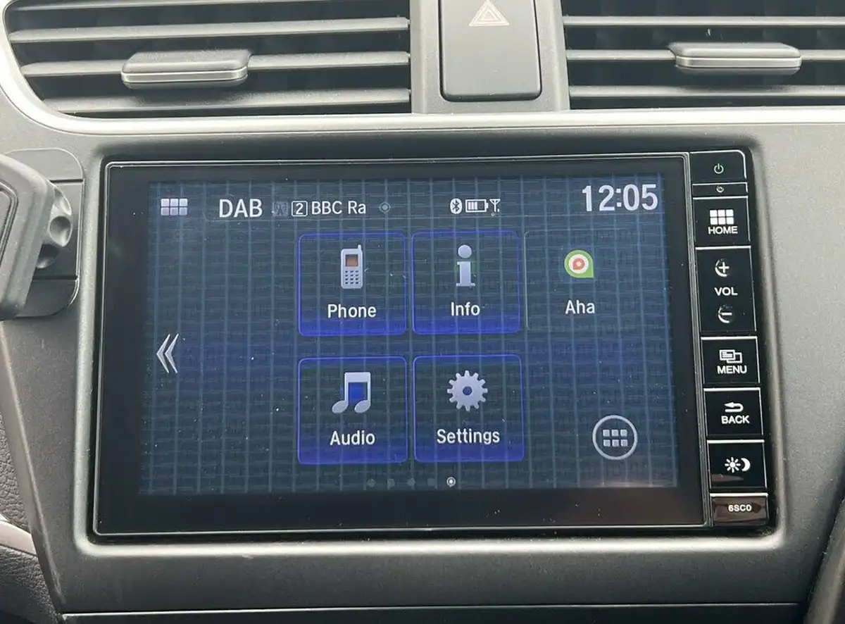 2016-honda-civic-18-sport-honda-connect-dasp-big-33
