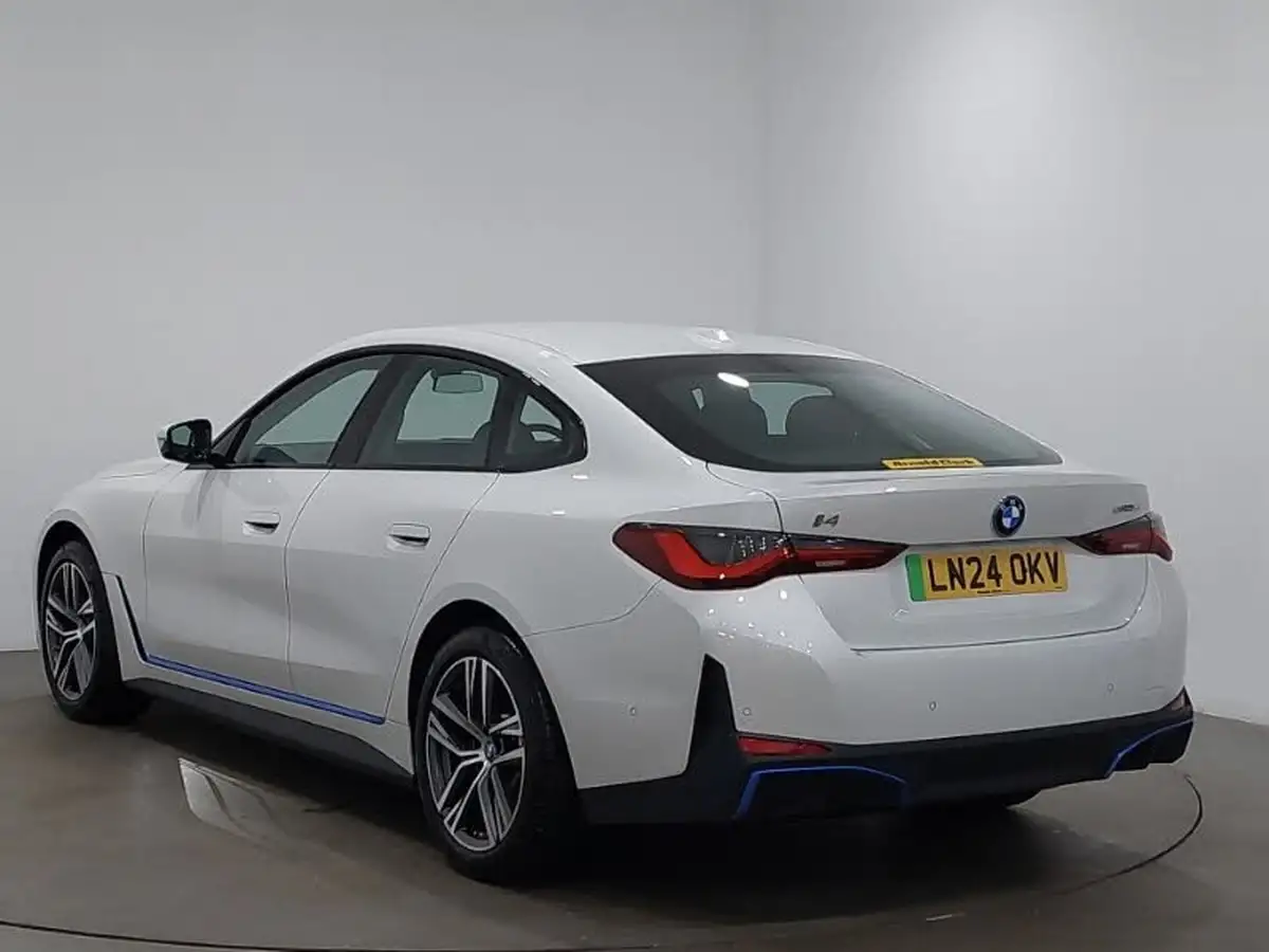 2024-bmw-i4-e-edrive35-sport-big-1