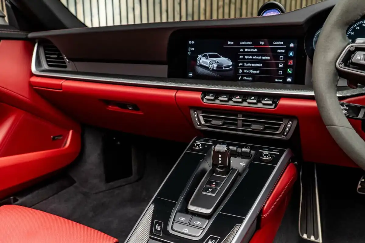 2023-porsche-911-38-turbo-s-awd-turbo-cabriolet-big-25