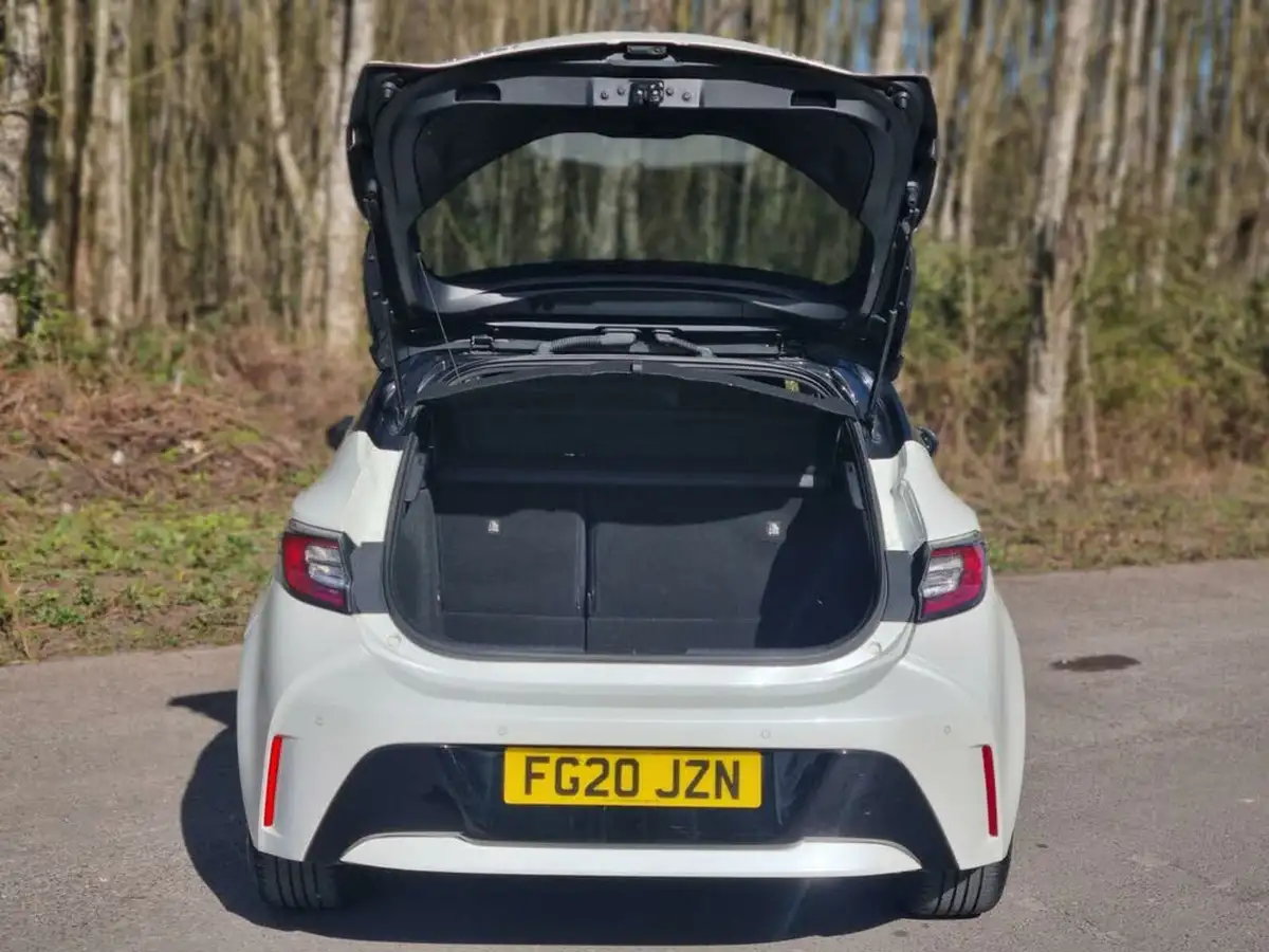 2020-toyota-corolla-18-vvt-i-excel-trk-hatchback-big-7